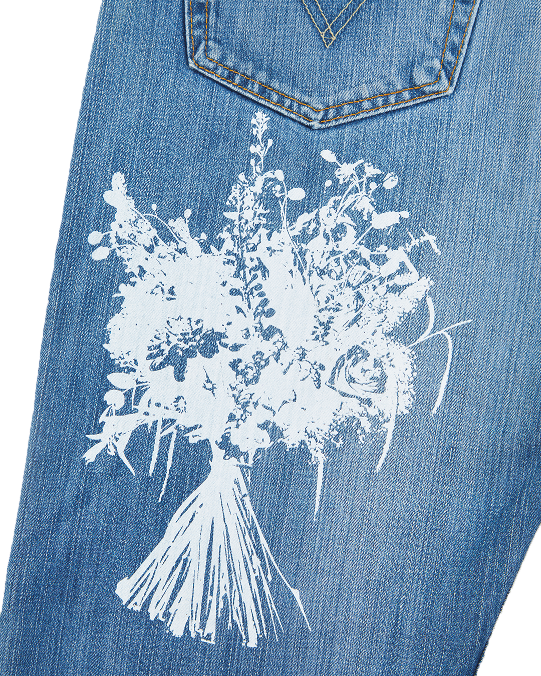 BUY YOUR LOVED ONE FLOWERS Full printed Levi’s W33 L34