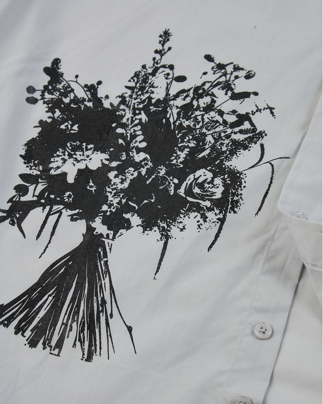 BUY YOUR LOVED ONE FLOWERS short sleeve - L